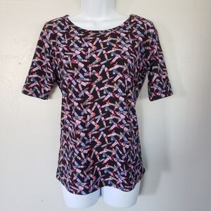 Lularoe Lipstick Print Quarter Sleeve Top Small